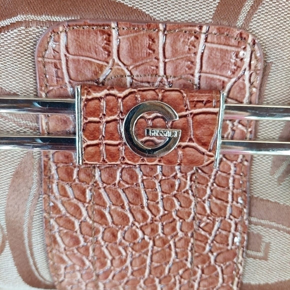 Gussaci Large 2-Tone Large Handbag/Purse - Picture 3 of 16